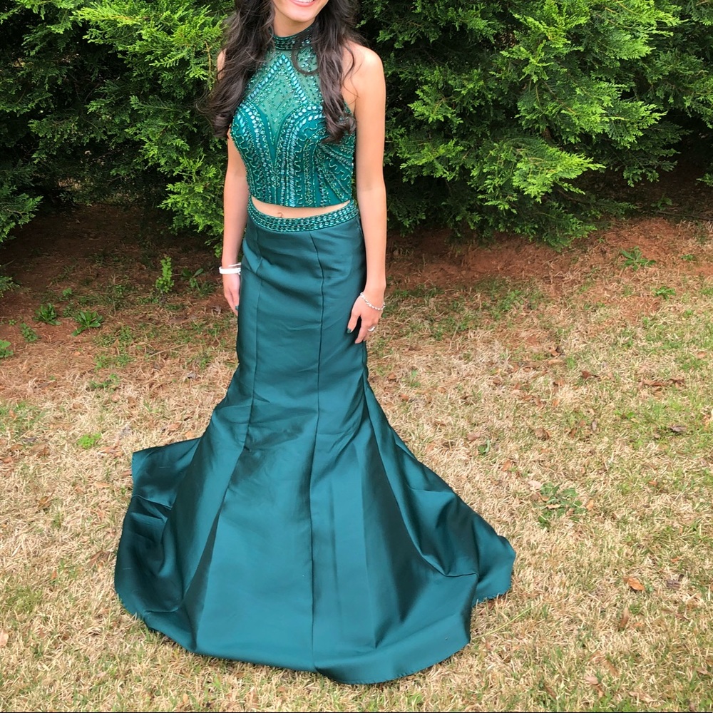 Dave and Johnny Emerald Two Piece Size 0